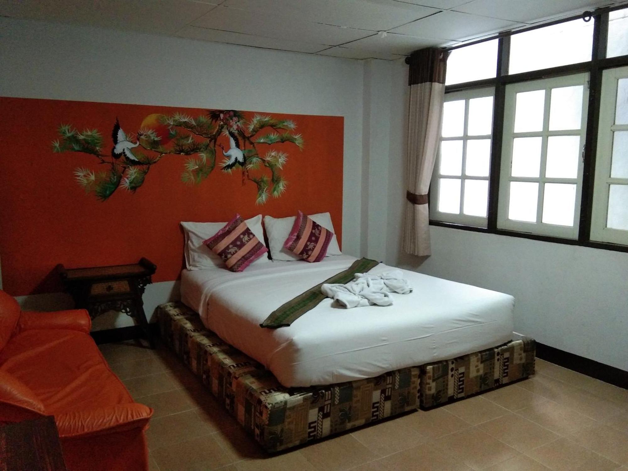 Born Guest House Chiang Mai Eksteriør billede